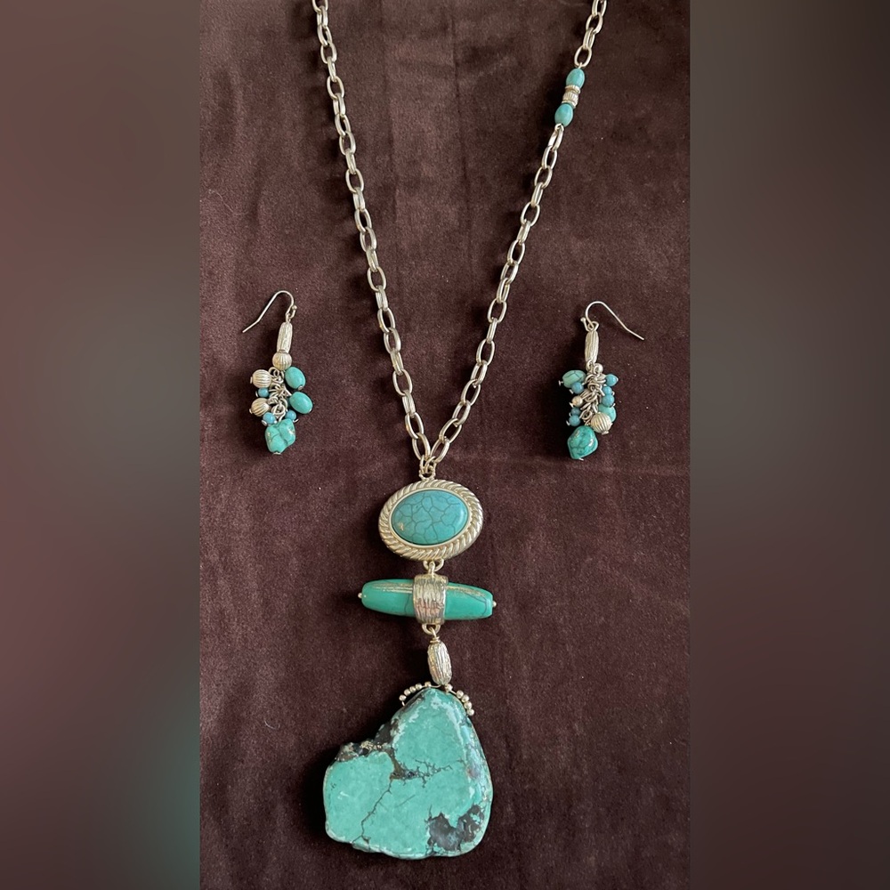 CHICOS TURQUOISE & GOLD / PENDANT NECKLACE & EARRINGS SET